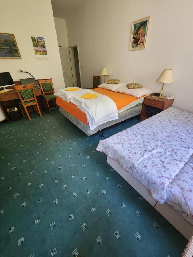 Appartement Kristoff Plaza Trencianske Teplice à Trenčín Extérieur photo